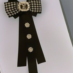 Upscaled Elegant Black Bow Brooch with Rhinestone Accents